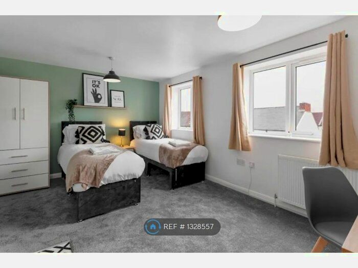 Studio To Rent In Studio With Zip Link Beds, Middlesbrough, TS1