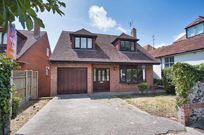 5 Bedroom Bungalow For Sale In Castle Avenue, Dover, Kent, CT16