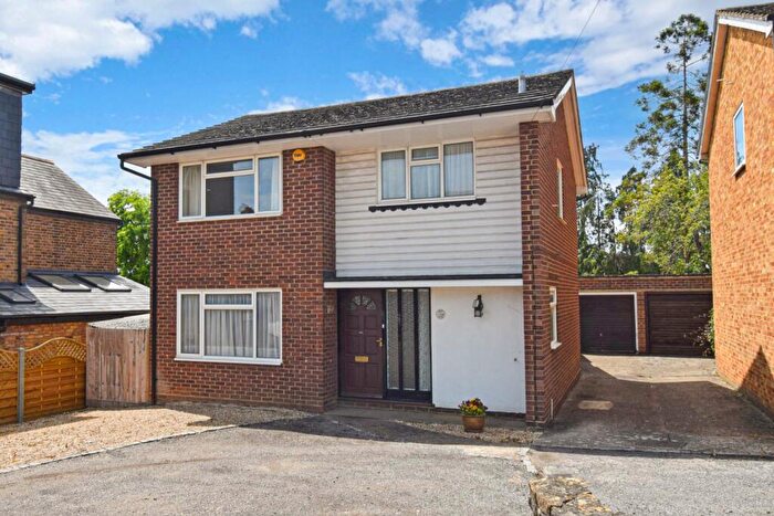 3 Bedroom Detached House For Sale In Lent Rise Road, Burnham, Buckinghamshire, SL1
