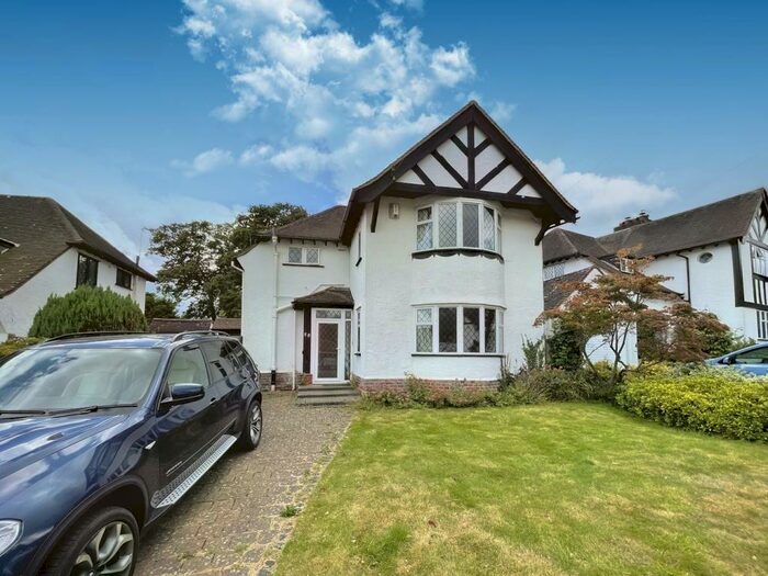 3 Bedroom Semi-Detached House To Rent In Great Thrift, Petts Wood, Orpington, BR5