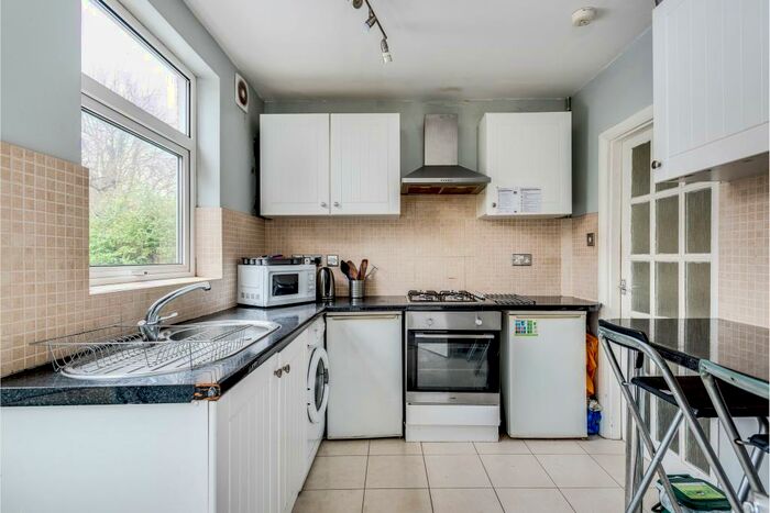 4 Bedroom House To Rent In Donnington Bridge Road, OX4