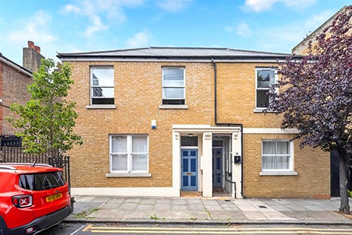 3 Bedroom Semi Detached House To Rent In Hartfield Terrace, London, E3