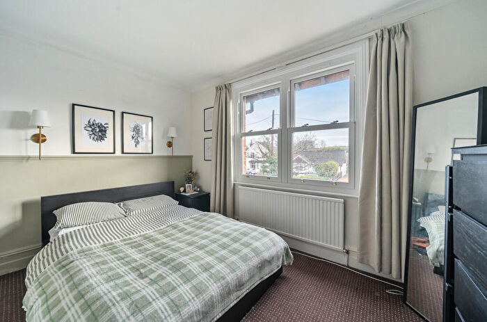 1 Bedroom Flat For Sale In Mytchett Road, Mytchett, GU16