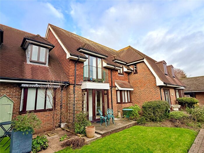 1 Bedroom Flat For Sale In Belmore Lane, Lymington, Hampshire, SO41