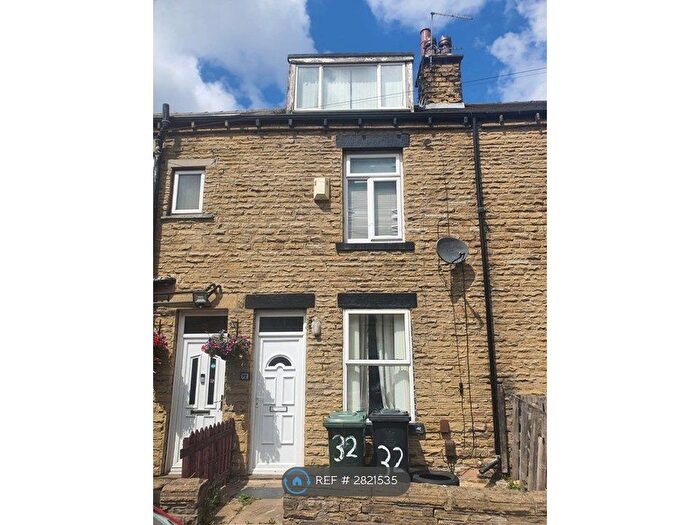 4 Bedroom Terraced House To Rent In Crawford Street, Bradford, BD4
