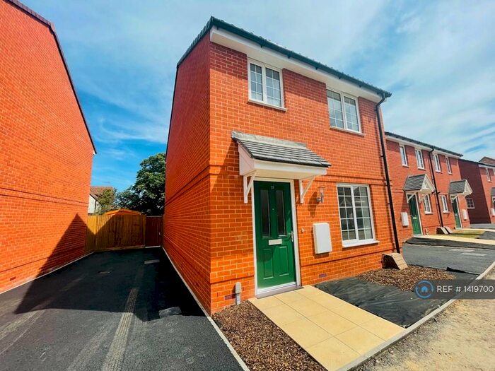 3 Bedroom Detached House To Rent In Woodpecker Road, Kirby Cross, CO13