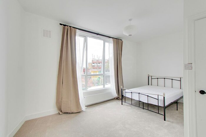2 Bedroom Flat To Rent In Newhaven Road, Croydon, SE25
