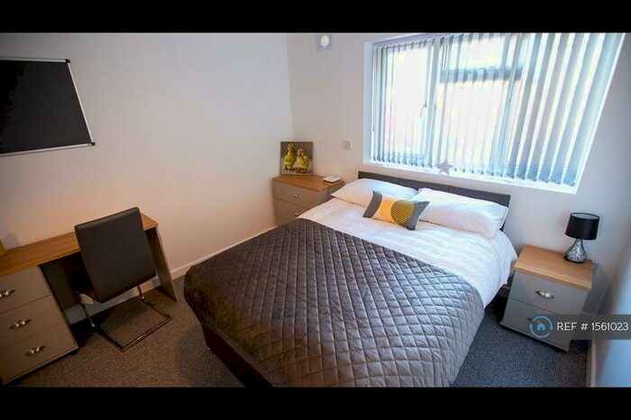 6 Bedroom End Of Terrace House To Rent In Charter Avenue, Coventry, CV4