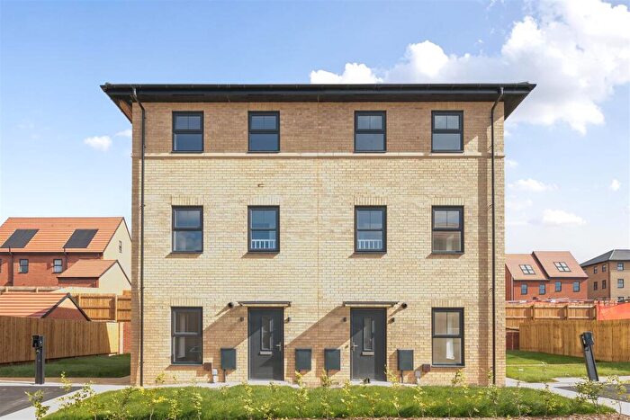 2 Bedroom Town House To Rent In Iris Crescent, Seacroft, LS14