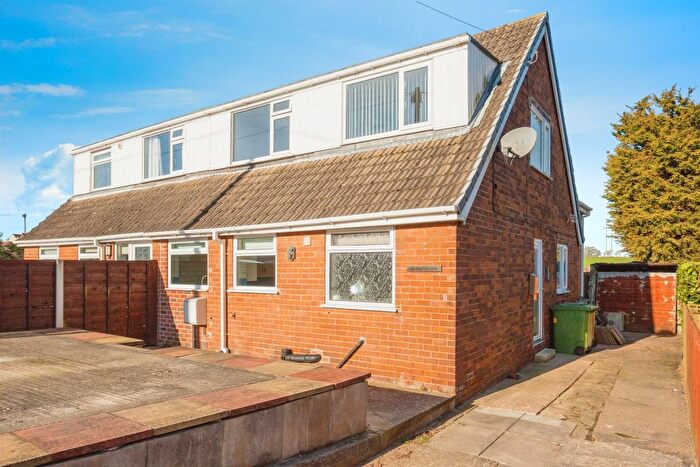 3 Bedroom Semi-Detached Bungalow For Sale In Cliff Drive, Crigglestone, Wakefield, WF4