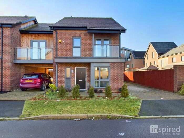 3 Bedroom Link Detached House To Rent In Flowers Mews, Oakgrove, MK10