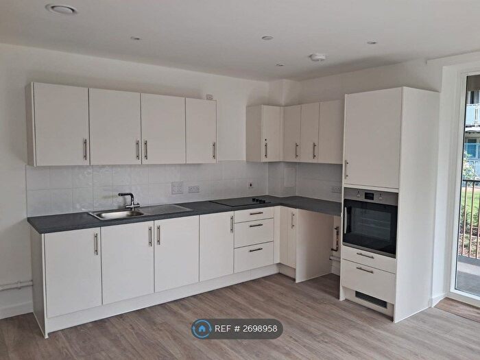 1 Bedroom Flat To Rent In Willow Avenue, Barnes, SW13