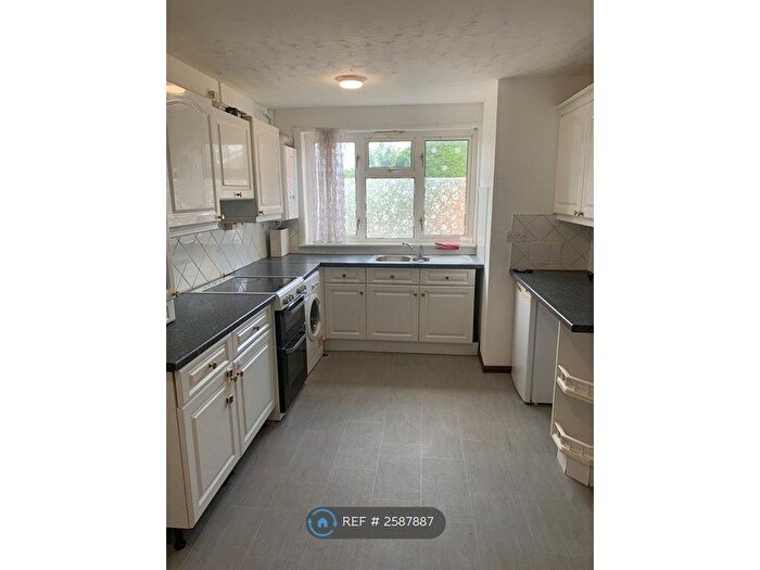 3 Bedroom Terraced House To Rent In Byron Avenue, Borehamwood, WD6