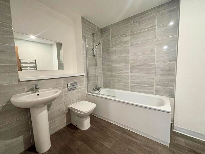 2 Bedroom Flat To Rent In Equipoint, B25