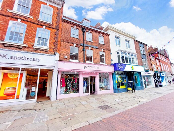 3 Bedroom Apartment To Rent In Central Chichester, PO19