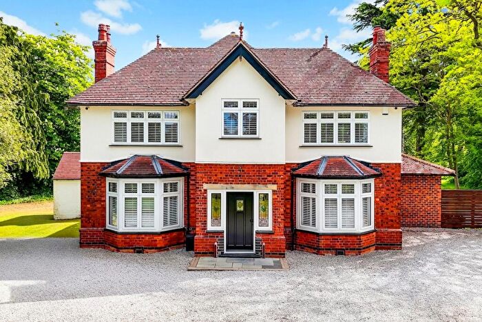 4 Bedroom Detached House For Sale In Lowdham Road, Gunthorpe, NG14