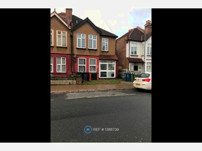 Studio To Rent In Hamilton Road, Harrow, HA1