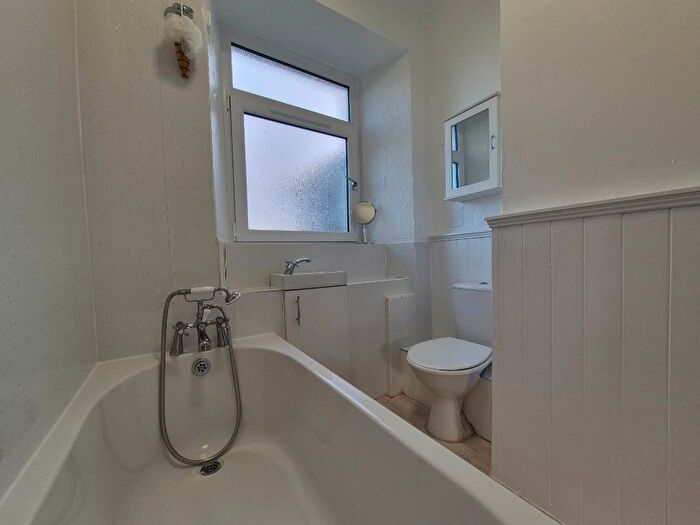1 Bedroom Flat To Rent In Nelson Street, Largs, North Ayrshire, KA30