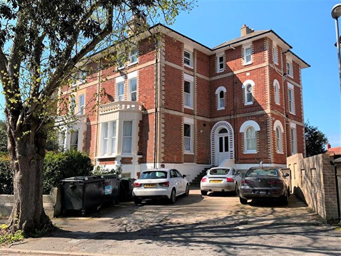 1 Bedroom Apartment For Sale In Lansdowne Square, Weymouth, DT4