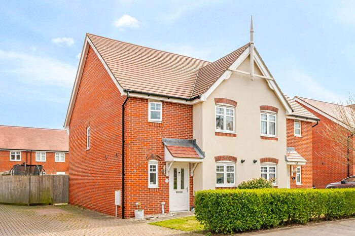 3 Bedroom Semi-detached House For Sale In Blackbird Drive, Hellingly, BN27