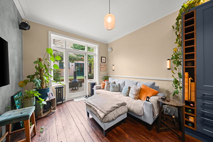 2 Bedroom Flat For Sale In Harlesden Road, London, NW10