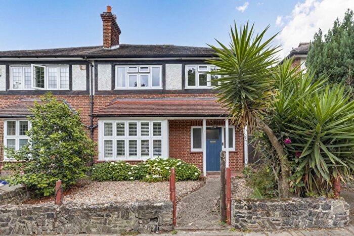 4 Bedroom Semi-Detached House To Rent In Weir Road, Balham, SW12