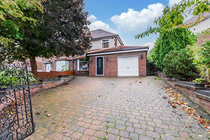 3 Bedroom Semi-Detached House For Sale In Sherwood Street, Warsop, Mansfield, NG20