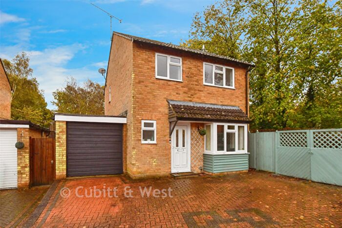 4 Bedroom Detached House For Sale In Fulham Close, Crawley, West Sussex, RH11