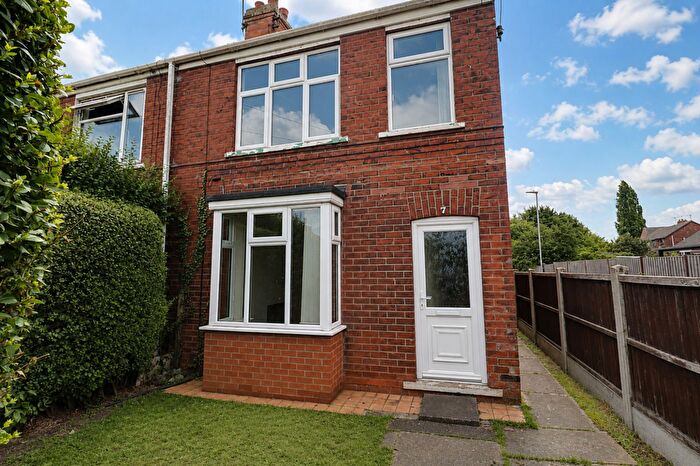 2 Bedroom Semi-Detached House For Sale In St. Johns Road, Scunthorpe, DN16