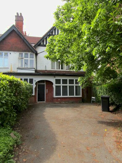 Studio To Rent In Wake Green Road, Moseley, Birmingham, B13