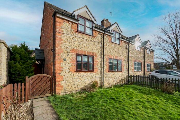 3 Bedroom Cottage For Sale In Ardley Road, Fewcott, OX27