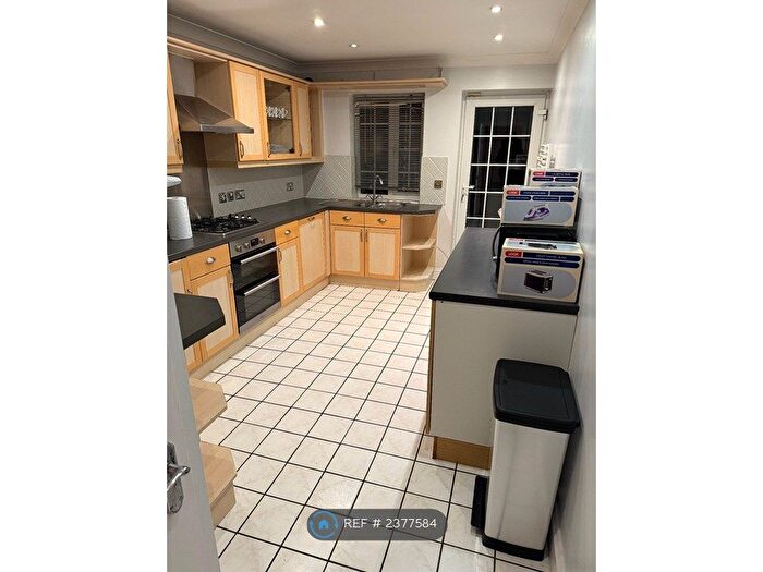 5 Bedroom Semi-Detached House To Rent In Penhill Road, Bexley, DA5