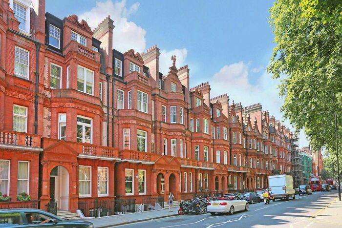 2 Bedroom Flat To Rent In Lower Sloane Street, London, SW1W