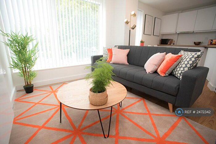 2 Bedroom Flat To Rent In Goswell Road, London, EC1V