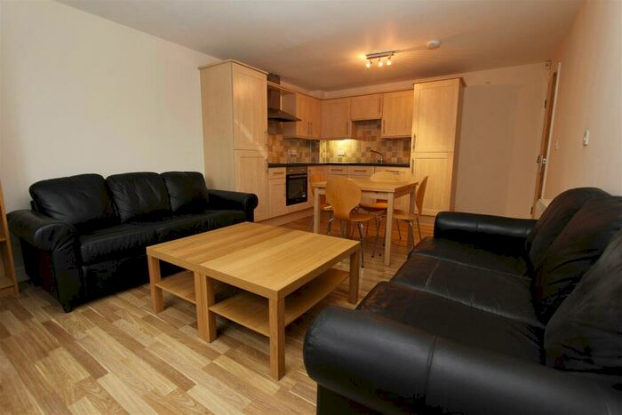 2 Bedroom Flat To Rent In Admiral Street, Hunslet, LS11