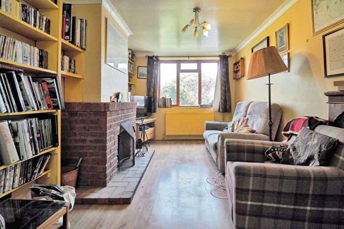 4 Bedroom Detached Bungalow For Sale In School Road, Durrington, Salisbury, SP4