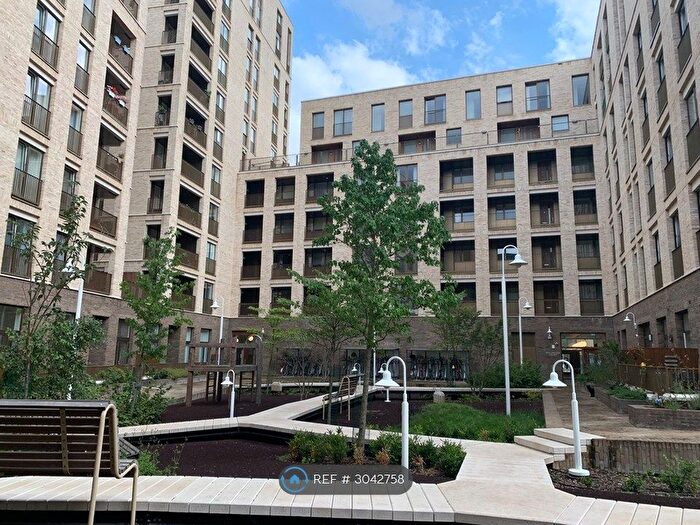3 Bedroom Flat To Rent In Wallington Court, London, N4