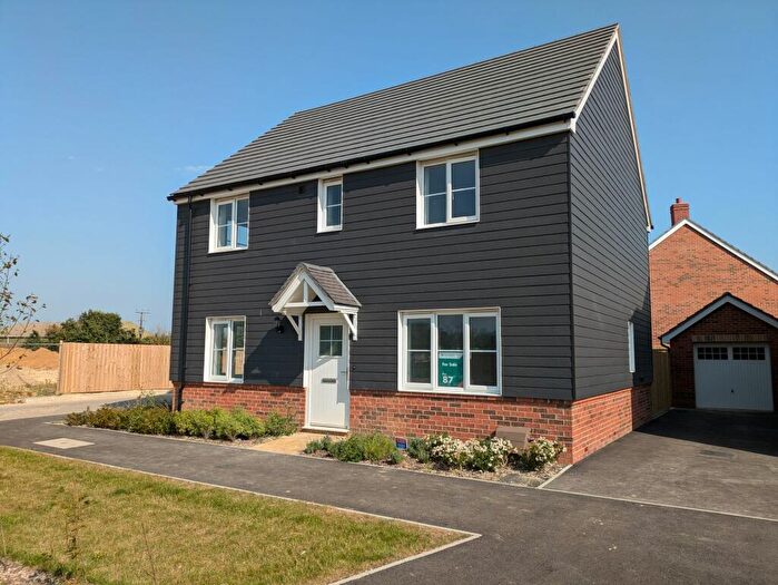 4 Bedroom Detached House For Sale In Cockayne Way, Selsey, PO20