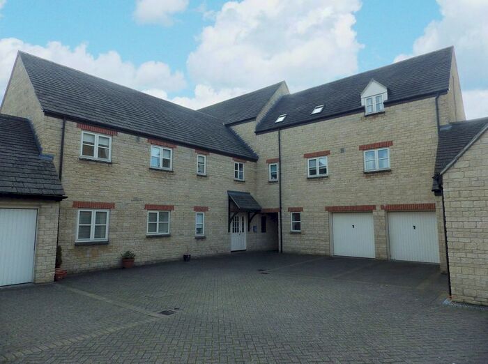 2 Bedroom Flat To Rent In Waine Rush View, Witney, Oxfordshire, OX28