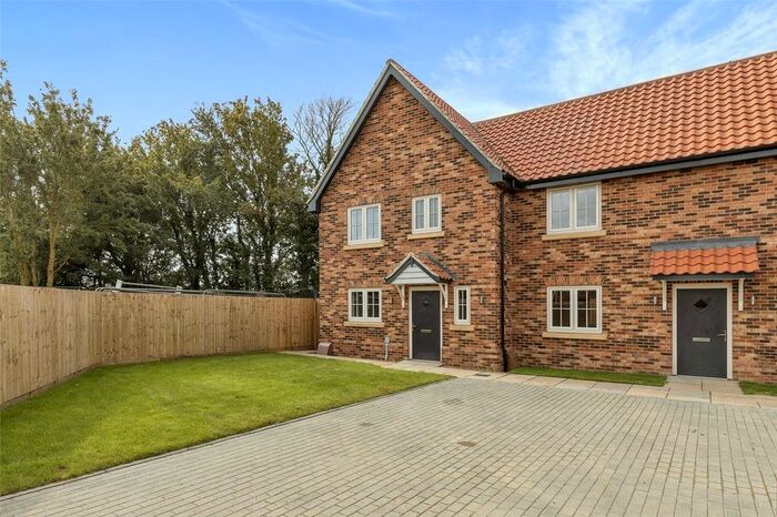 2 Bedroom End Of Terrace House For Sale In Old Coopers Yard, Aslacton, Norwich, Norfolk, NR15