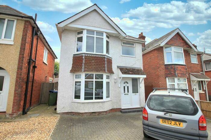 3 Bedroom Detached House To Rent In Spring Road, Bitterne, SO19