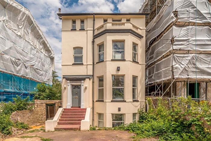 3 Bedroom Flat For Sale In Burnt Ash Hill, Lee, SE12