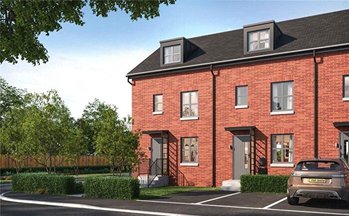 4 Bedroom Terraced House For Sale In Ropemakers Way, Heywood, Greater Manchester, OL10