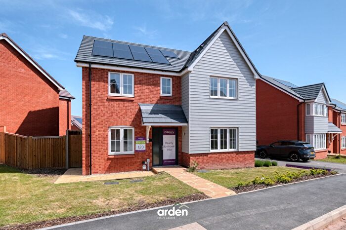 4 Bedroom Detached House For Sale In Whitford Road, Bromsgrove, B61