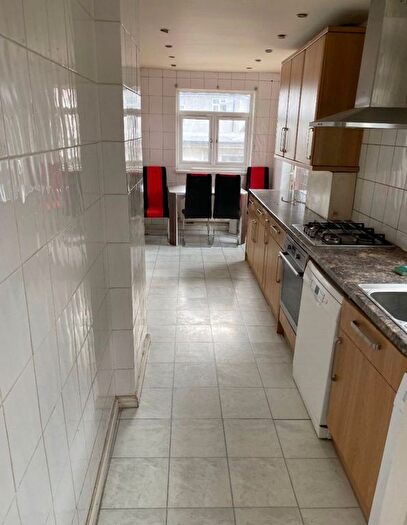 4 Bedroom Semi Detached House To Rent In Taunton Way, Stanmore, HA7