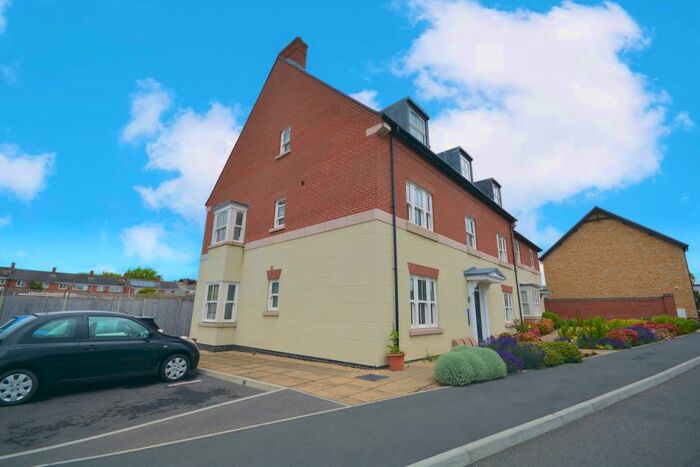 1 Bedroom Flat To Rent In Harbour Way, Sherborne, DT9