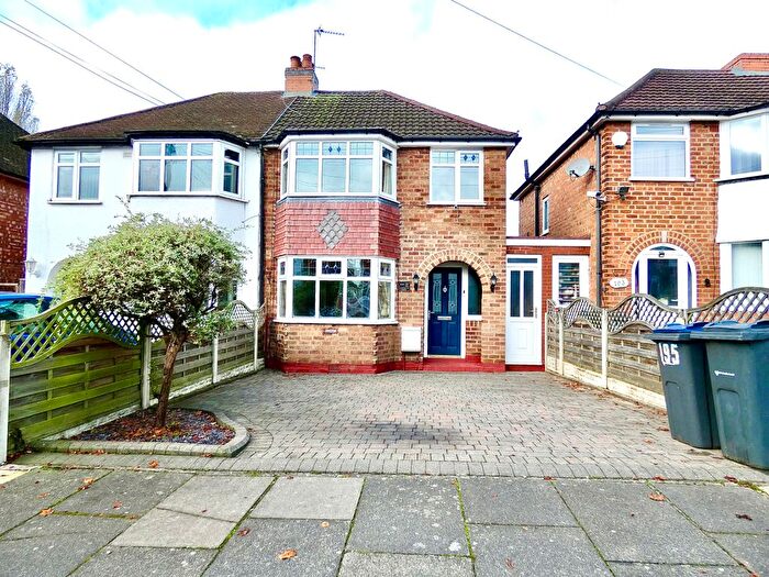 3 Bedroom Semi-Detached House To Rent In Aldershaw Road, Sheldon, B26