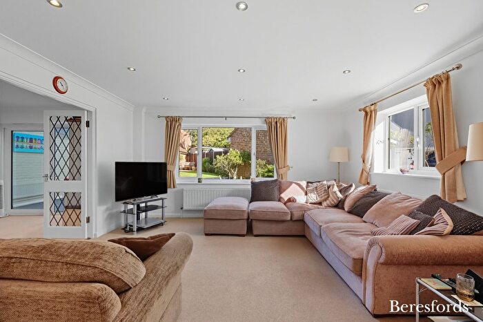 4 Bedroom Detached House For Sale In Brocksparkwood, Brentwood, CM13
