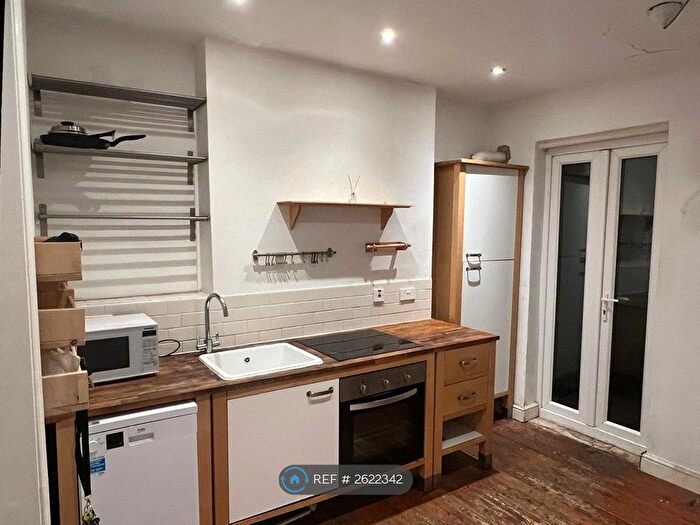 1 Bedroom Flat To Rent In Southolm Street, London, SW11