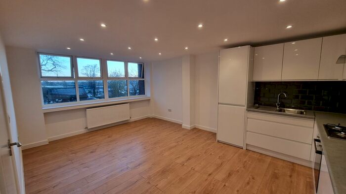 1 Bedroom Flat To Rent In Rickfords Hill, Aylesbury, HP20